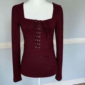 Buckle Willow & root brand burgundy long sleeve fitted top